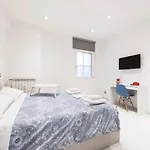 Romeeyes Apartment