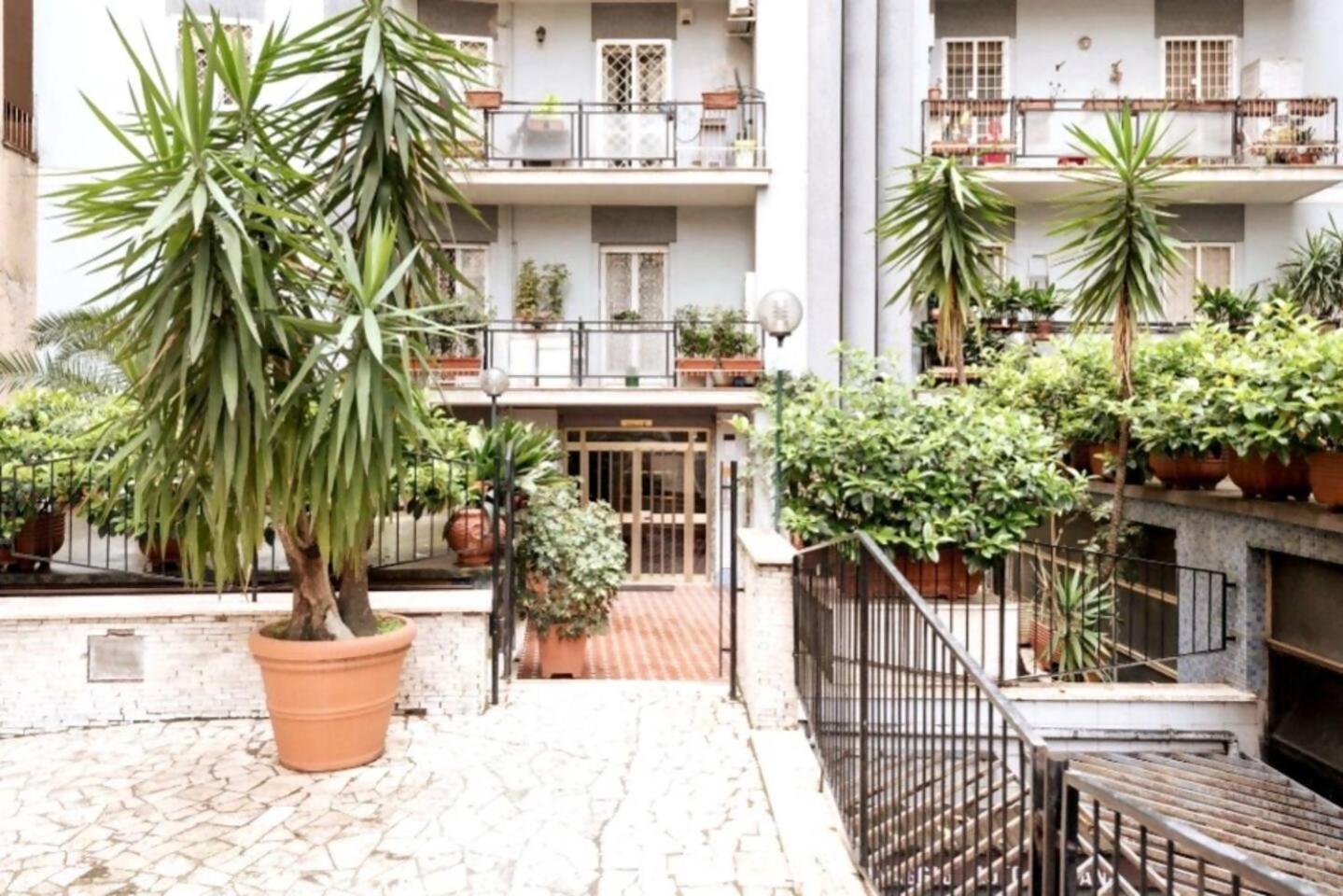 Romeeyes Apartment *